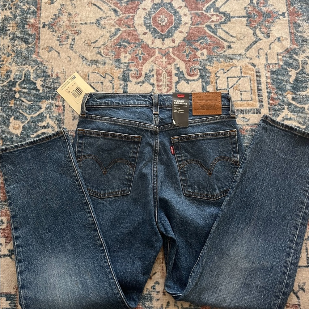 NWT Levi’s Wedgie Straight Premium Denim Jeans - Picture 5 of 9